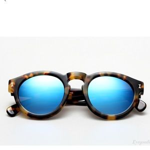 NWOT ILLESTEVA LEONARD SUNNIES!